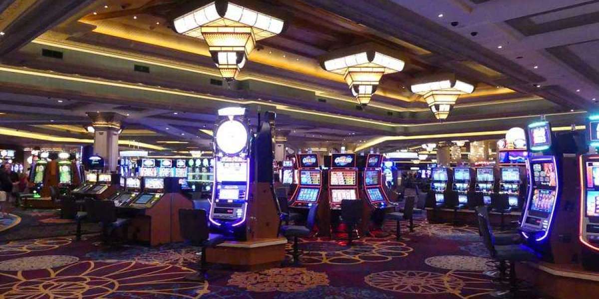 Understanding Slot and Poker Tournaments