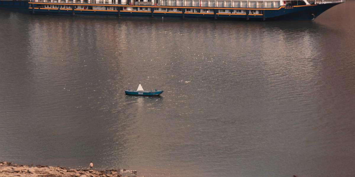 EZNPC Tips Is Path of Exile Still Worth Playing in 2026