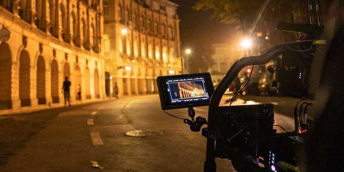 Dark on Netflix: German Mystery Thriller Premieres Dec